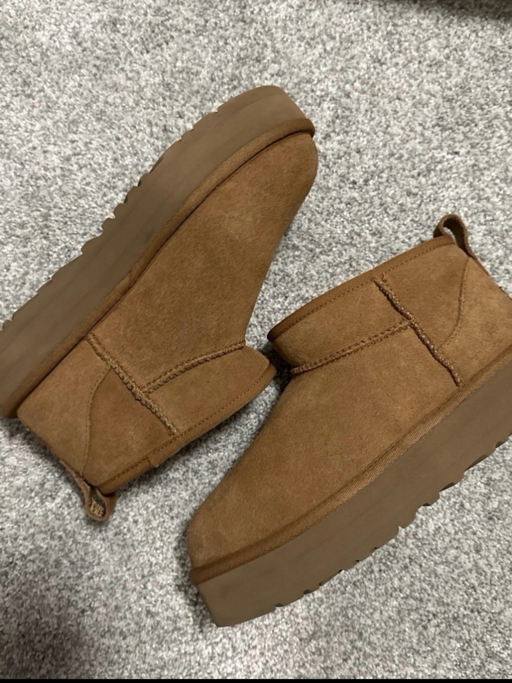 UGG Chestnut youth 5/ Womens 7 Ugg mini platform